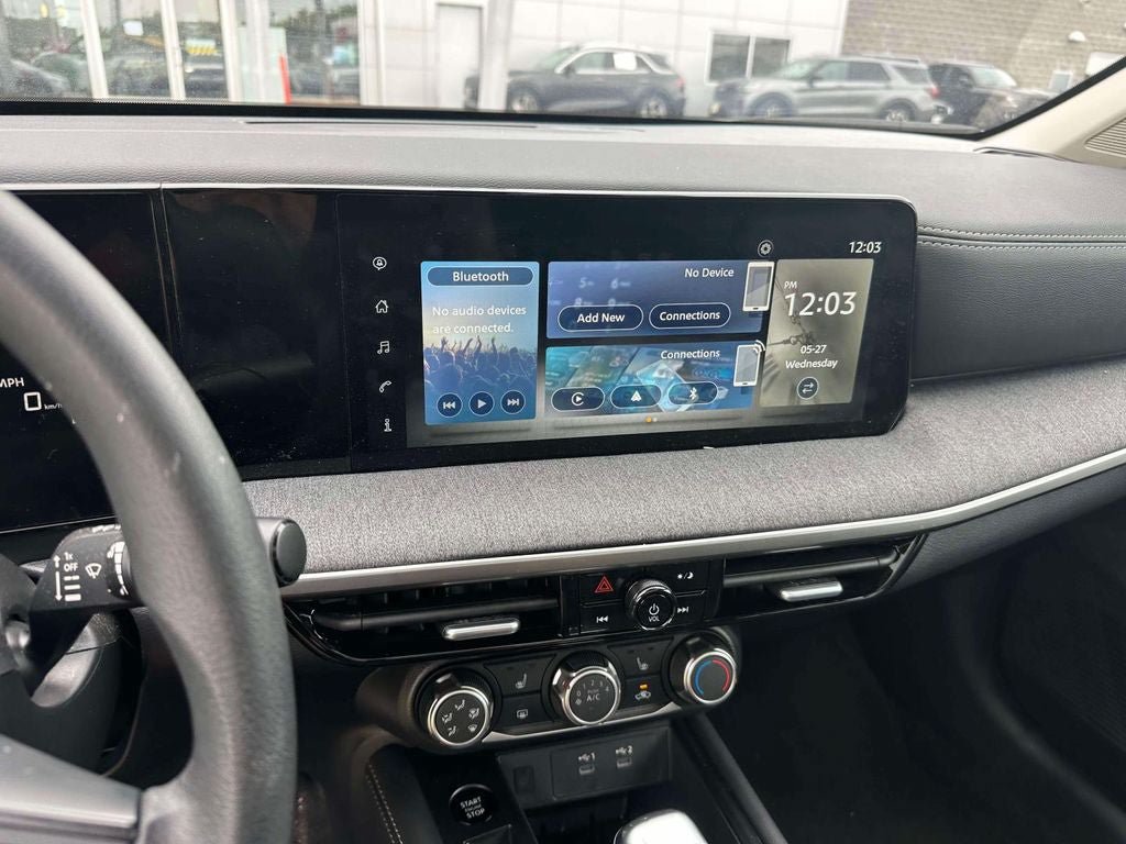 Used 2025 Nissan Kicks SV w/ SV Premium Package AWD/4WD image 27