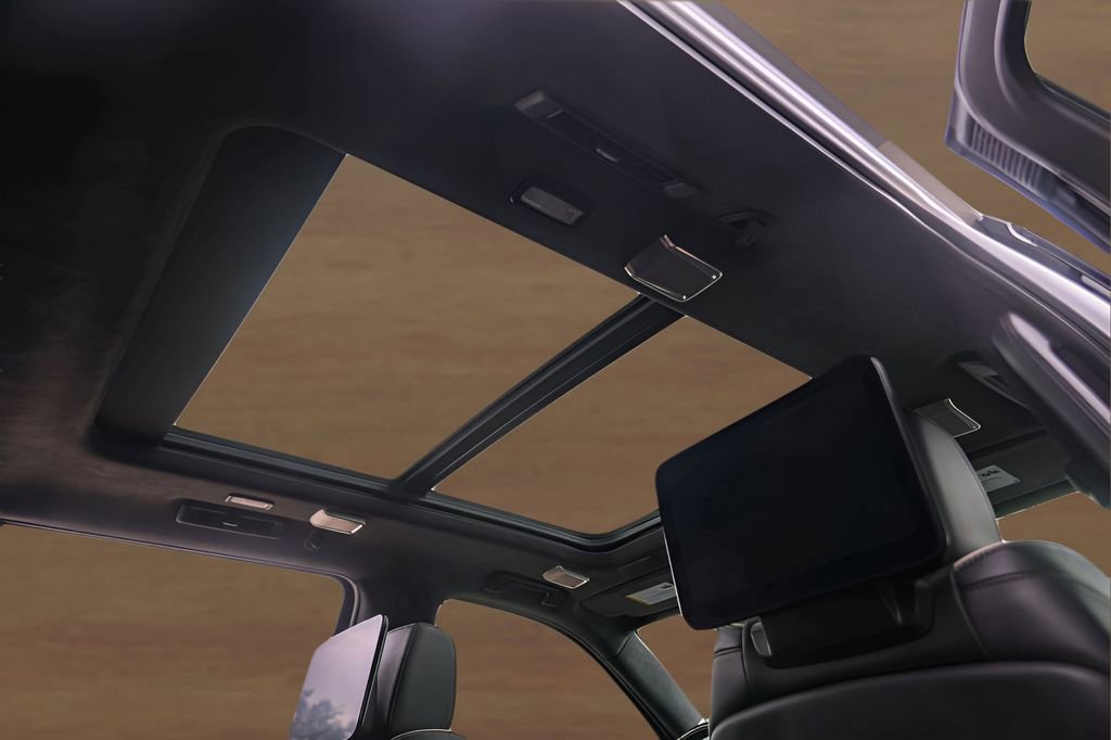 Certified 2023 Cadillac Escalade ESV Sport Platinum w/ LPO, ONYX Package AWD/4WD image 35