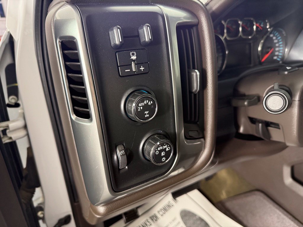 Used 2017 Chevrolet Silverado 1500 LTZ Z71 w/ LTZ Plus Package AWD/4WD image 18