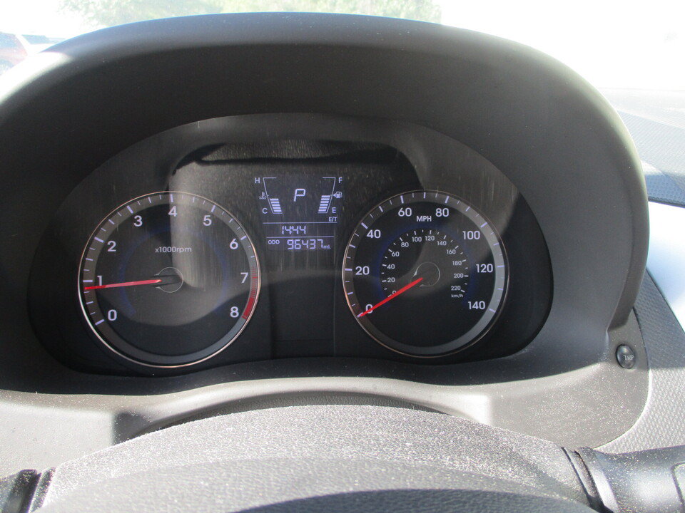 Used 2012 Hyundai Accent GLS w/ Premium Pkg 3 FWD image 26