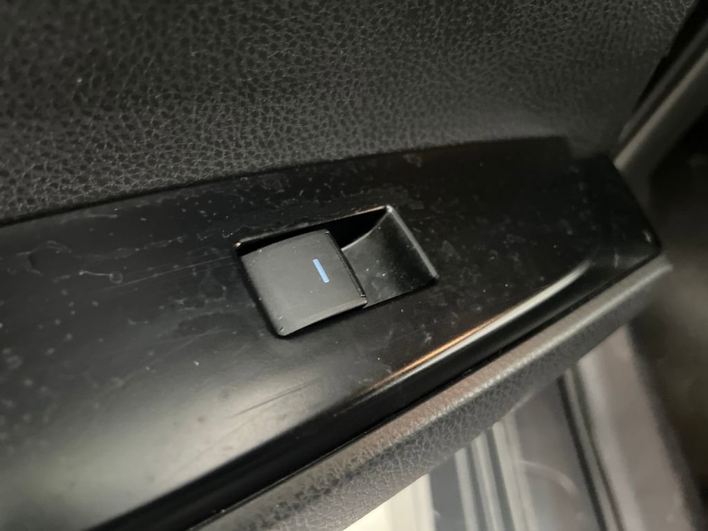 Used 2025 Toyota Camry SE FWD image 15