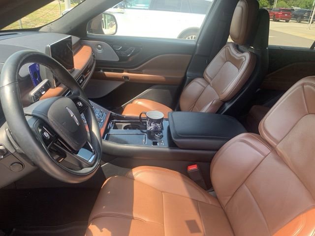 Used 2023 Lincoln Aviator Reserve w/ Equipment Group 201A AWD/4WD image 9