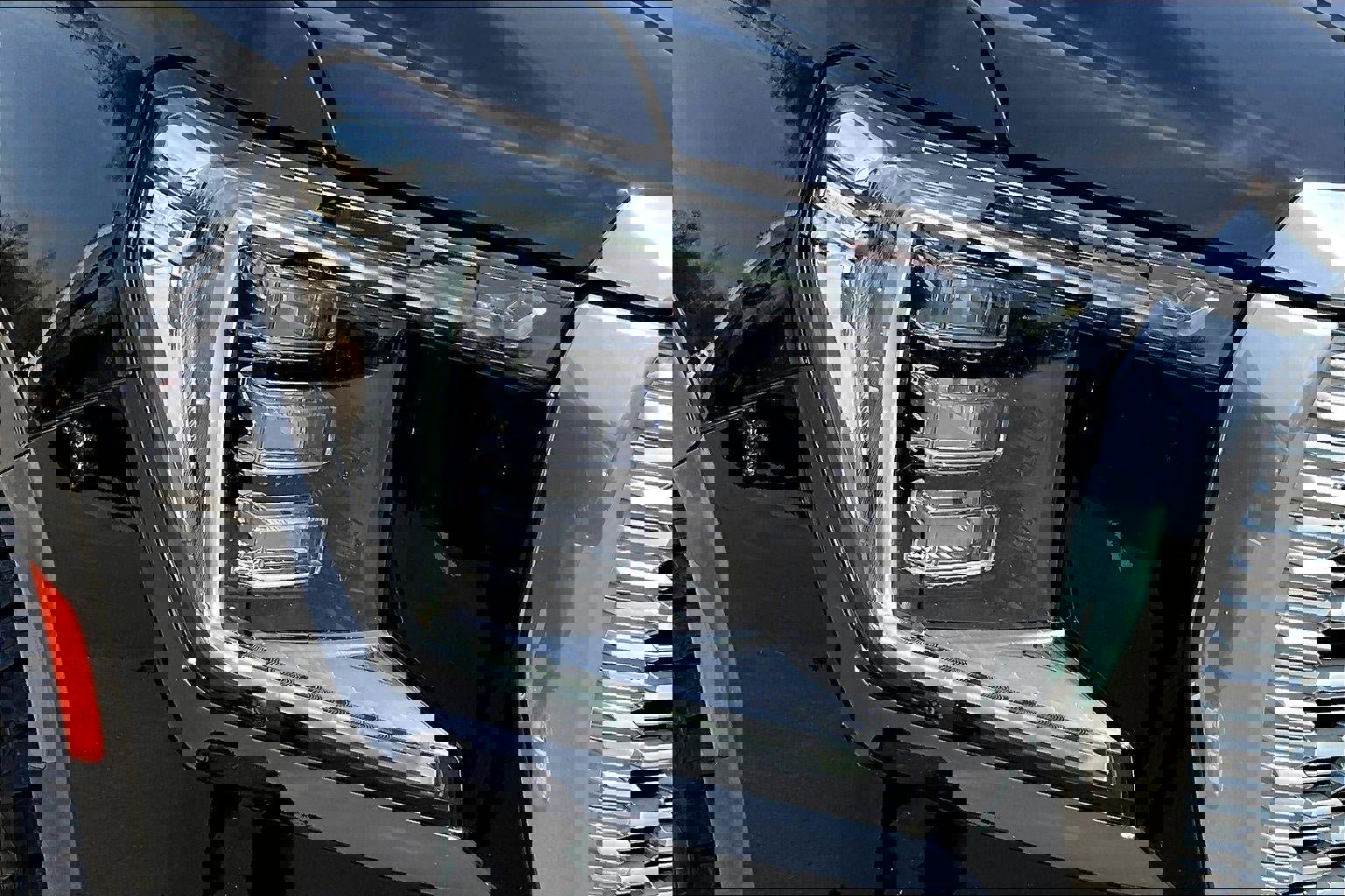 Used 2022 GMC Yukon XL Denali AWD/4WD image 25