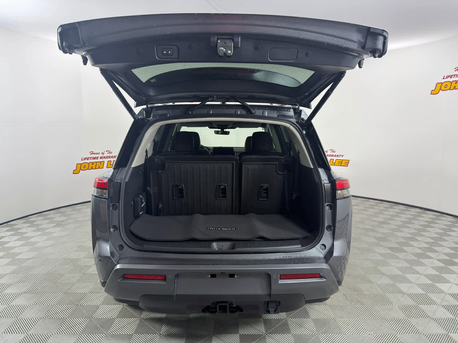 New 2026 Nissan Pathfinder Platinum image 5