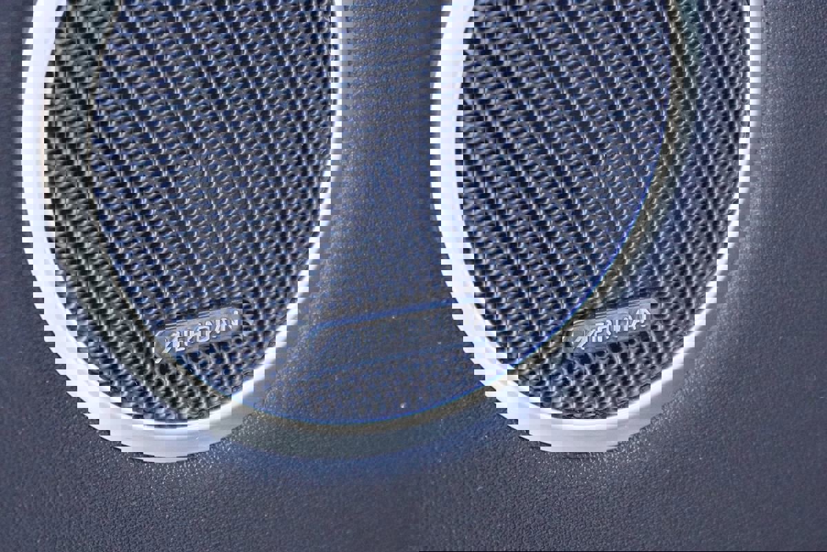 Used 2016 Land Rover Range Rover HSE image 18