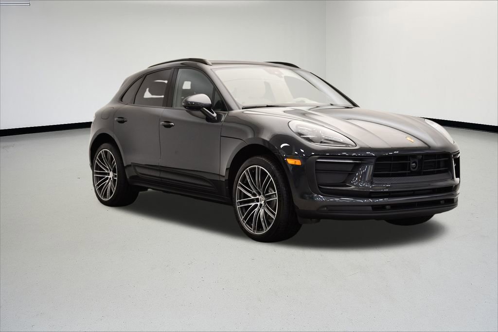 Used 2025 Porsche Macan image 7