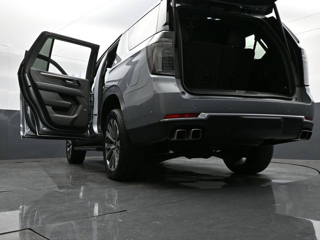 Used 2025 Chevrolet Tahoe High Country AWD/4WD image 42