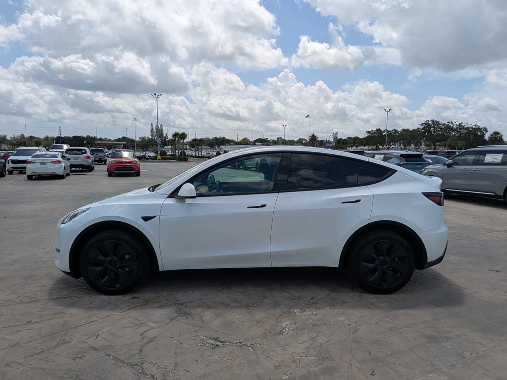 Used 2024 Tesla Model Y Long Range AWD/4WD image 5