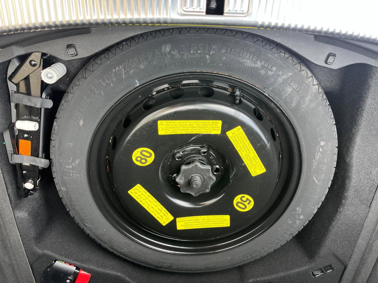 Used 2015 Audi A8 L TDI w/ Premium Package image 18