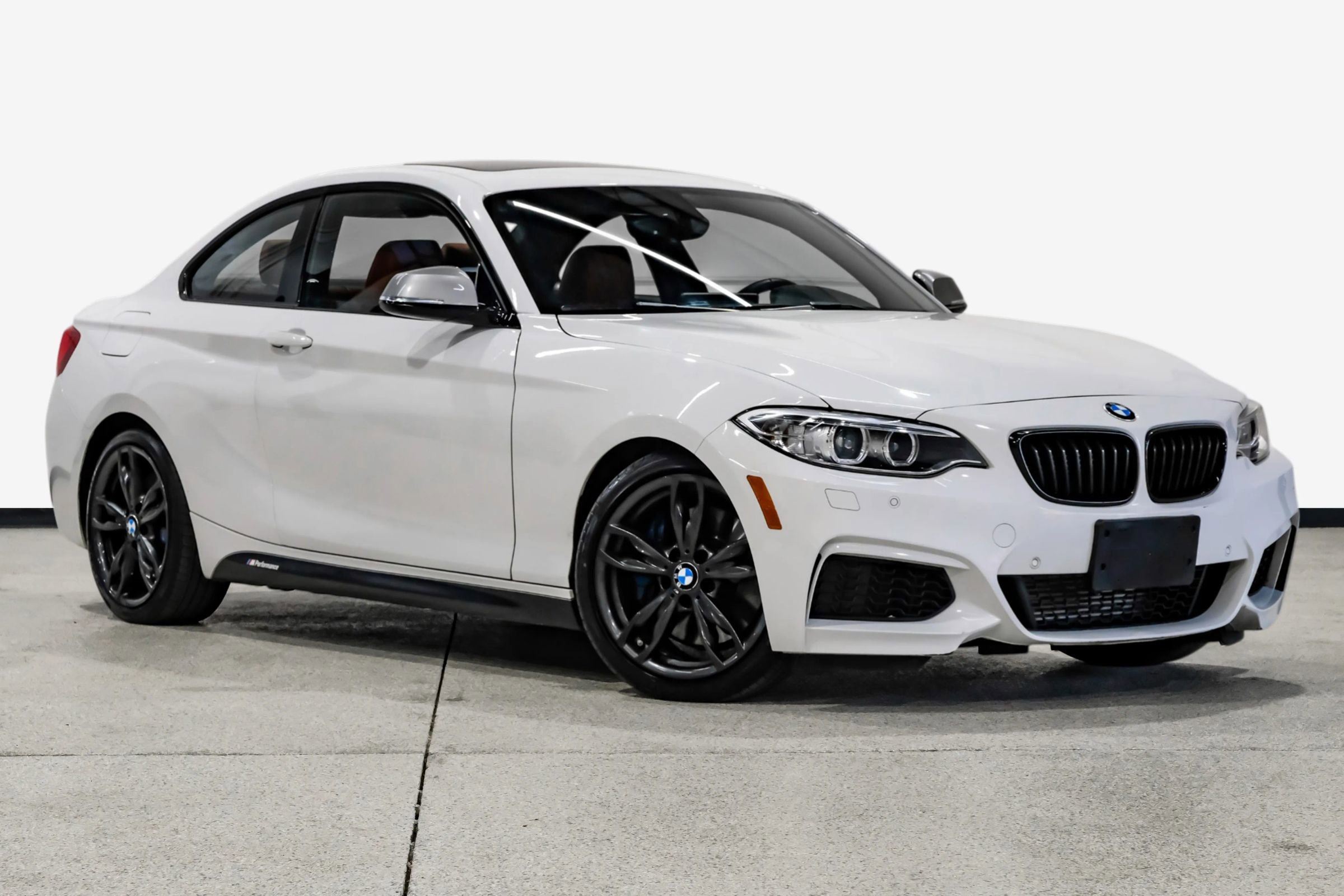Used 2016 BMW M235i xDrive Coupe image 4