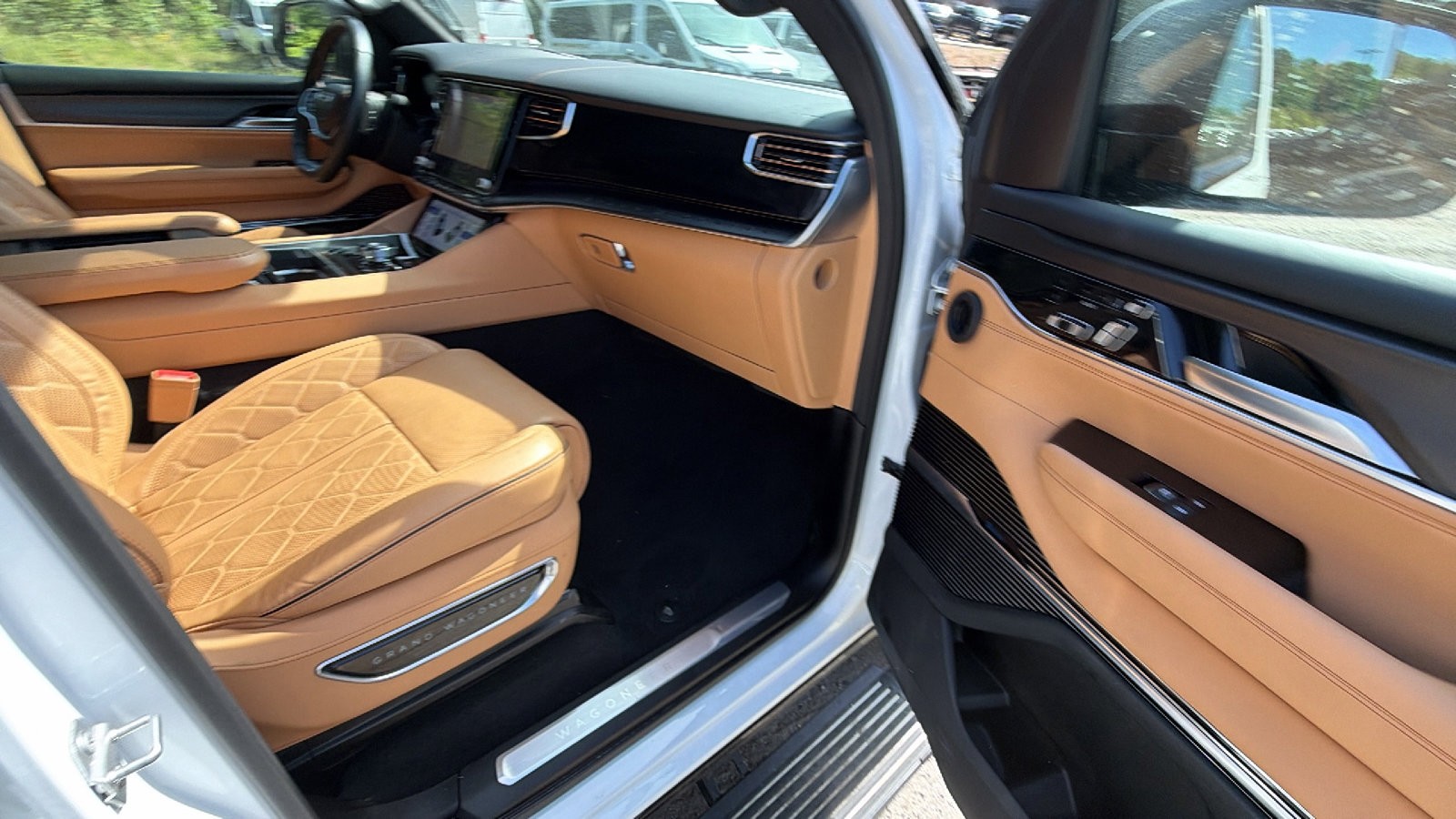 Used 2025 Jeep Grand Wagoneer Series III w/ Rear Seat Video Group 1 AWD/4WD image 20