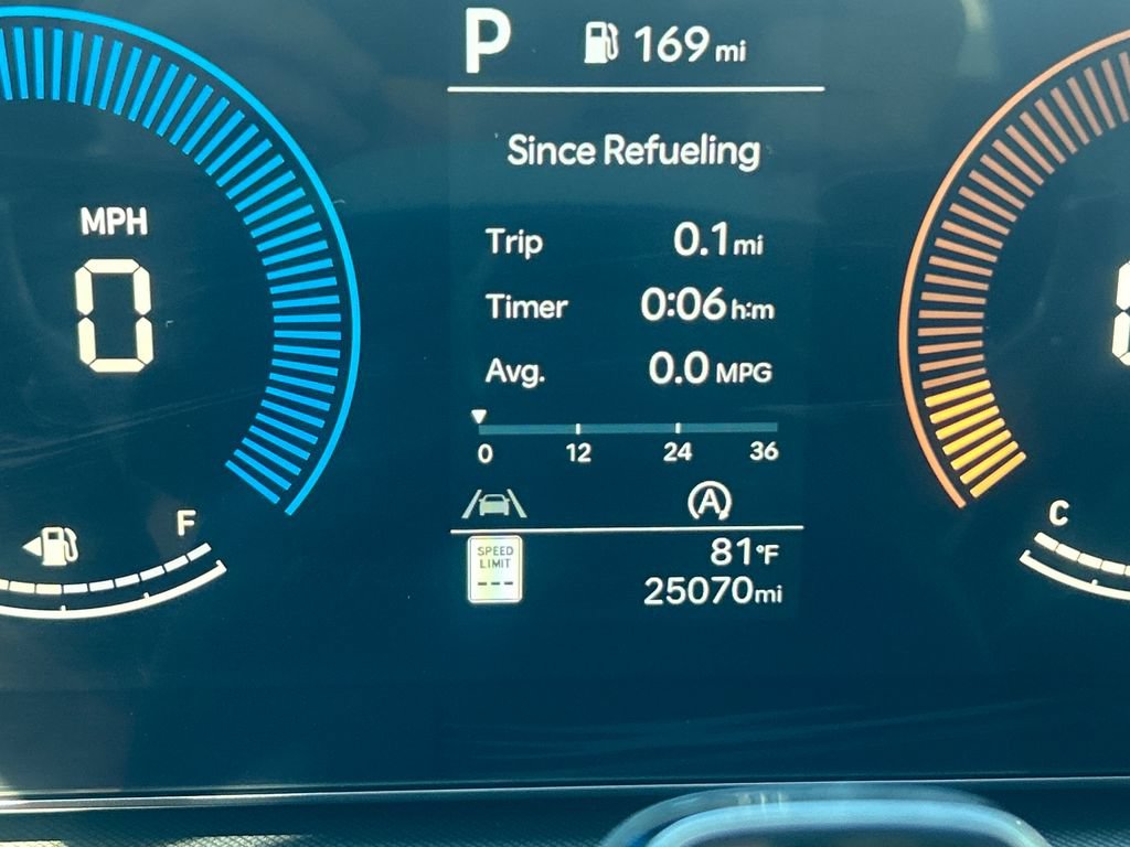 Used 2025 Hyundai Santa Fe SEL AWD/4WD image 17