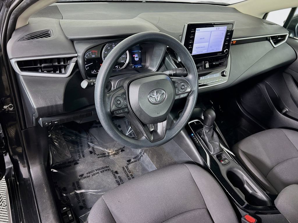 Used 2021 Toyota Corolla LE image 9