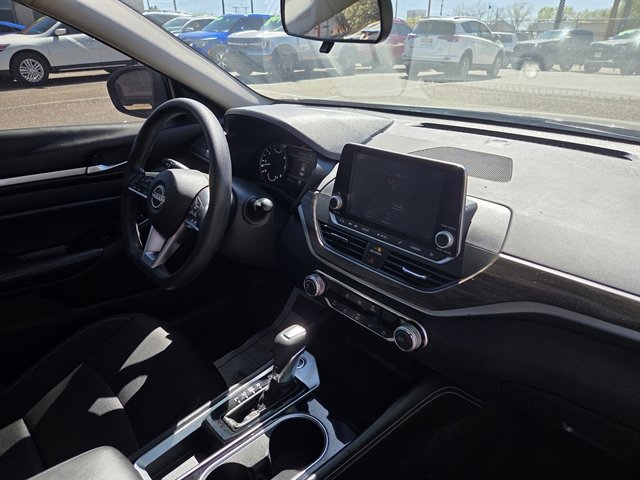 Used 2023 Nissan Altima 2.5 SV image 5