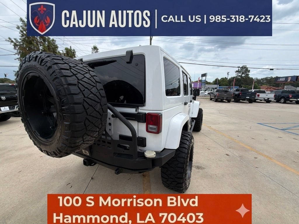 Used 2017 Jeep Wrangler Unlimited Rubicon AWD/4WD image 15