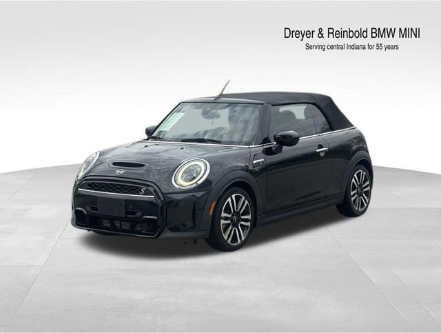 Used 2023 MINI Cooper S w/ Signature Upholstery Package image 9