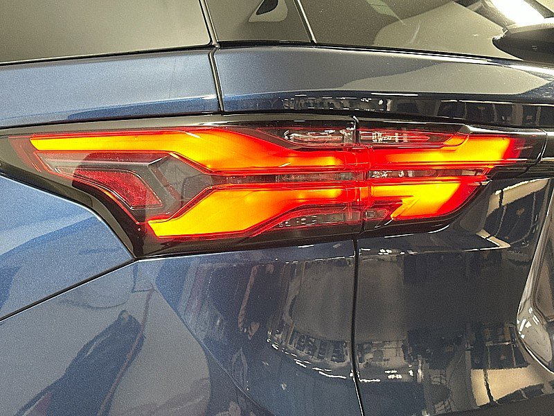 Used 2023 Chevrolet Traverse LT image 33