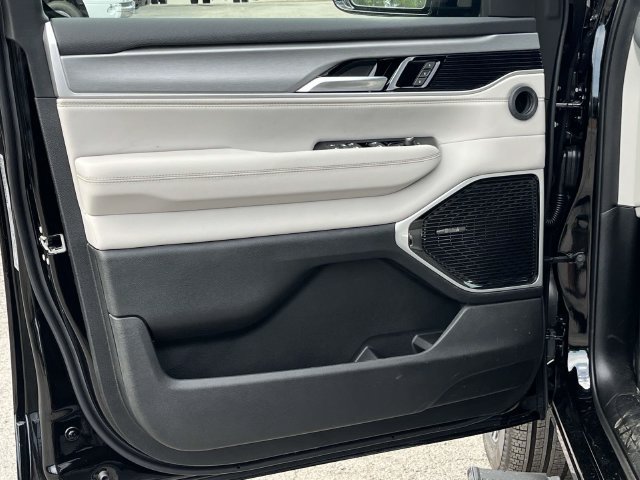 New 2026 Jeep Grand Wagoneer L Limited AWD/4WD image 26