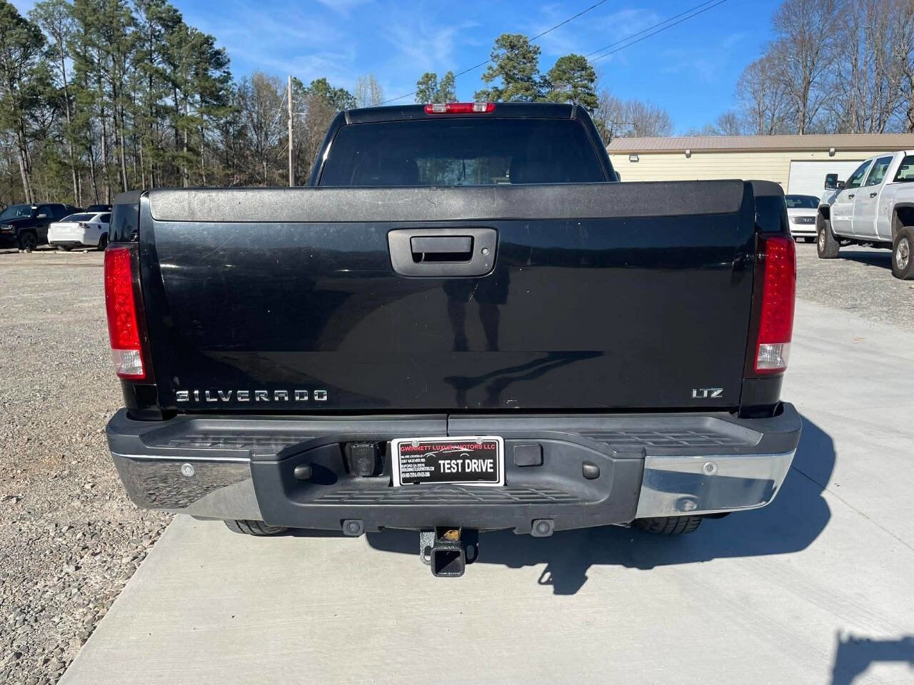 Used 2007 Chevrolet Silverado 2500 LTZ w/ Safety Package AWD/4WD image 5
