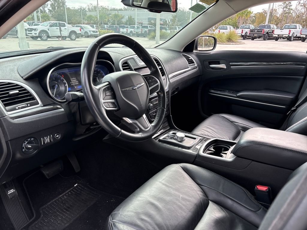 Used 2019 Chrysler 300 Touring L w/ Quick Order Package 22F image 7