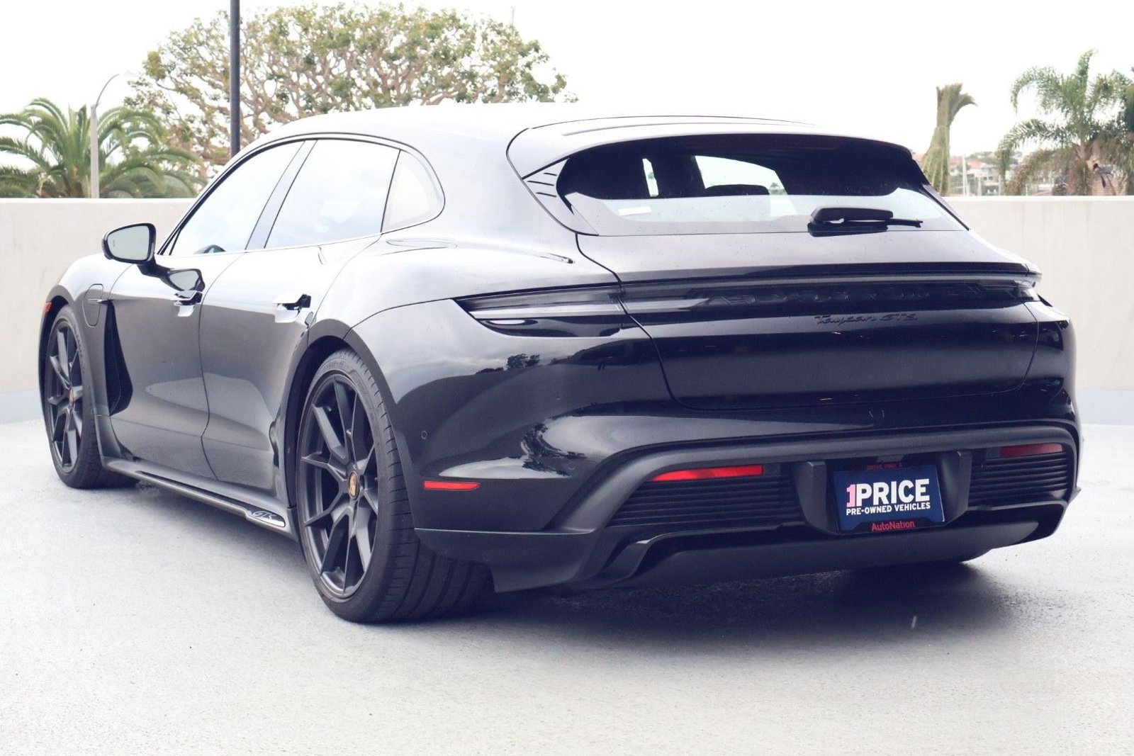 Certified 2024 Porsche Taycan GTS image 3