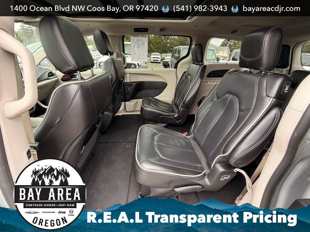 Used 2023 Chrysler Pacifica Limited FWD image 16