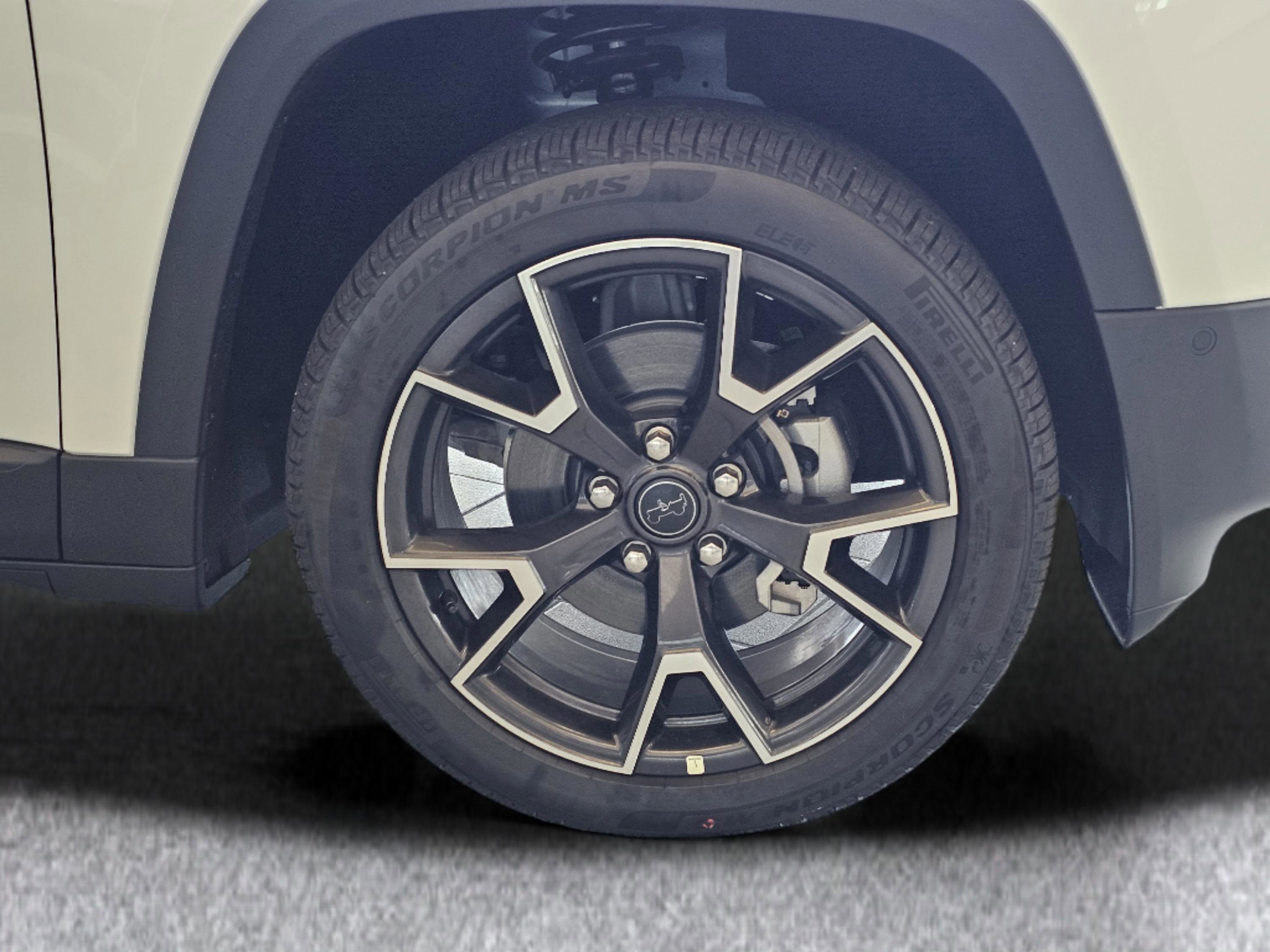 New 2026 Jeep Cherokee Overland image 6