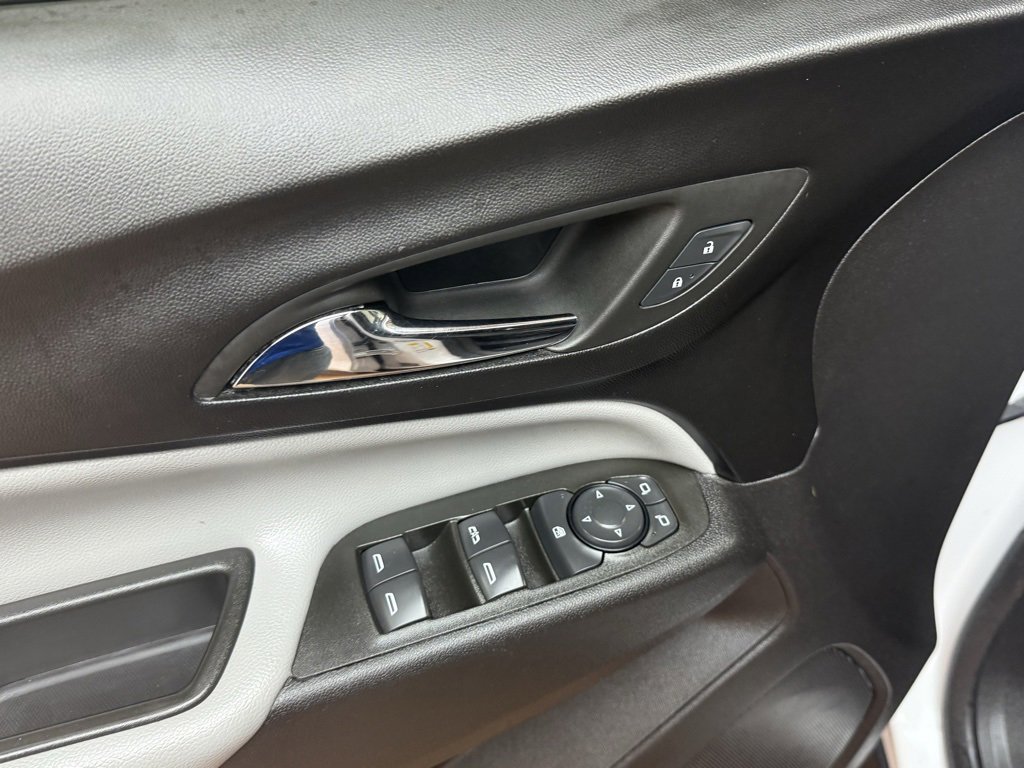 Used 2024 Chevrolet Equinox LS w/ LS Convenience Package image 26