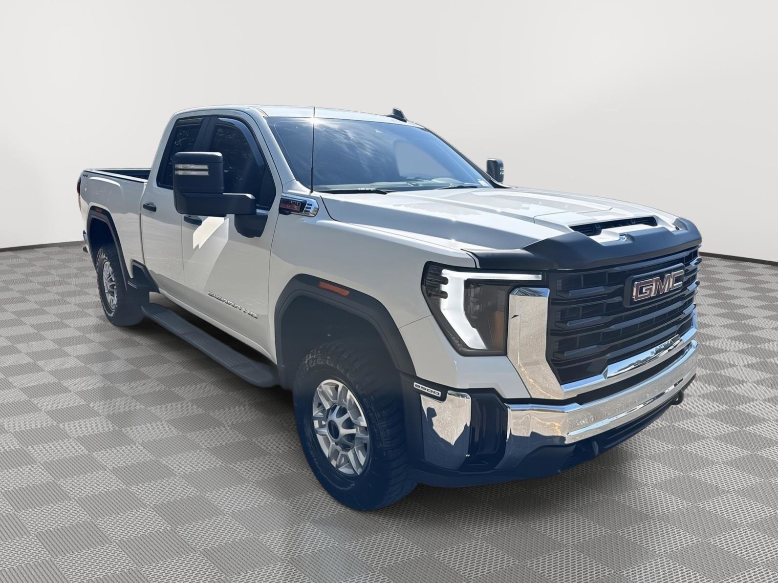 Used 2024 GMC Sierra 2500 Pro w/ Convenience Package image 4