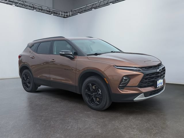 Used 2023 Chevrolet Blazer LT w/ Midnight/Sport Edition FWD image 7