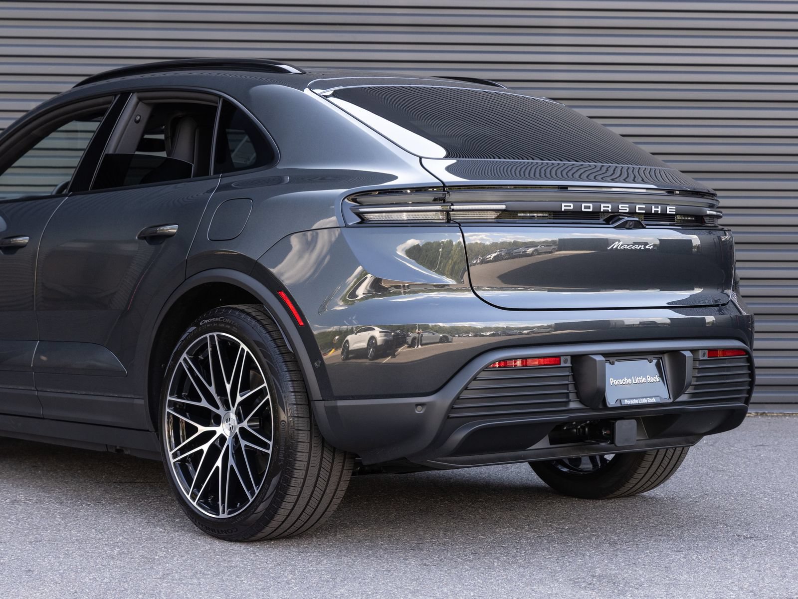 New 2026 Porsche Macan 4 Electric AWD/4WD image 11