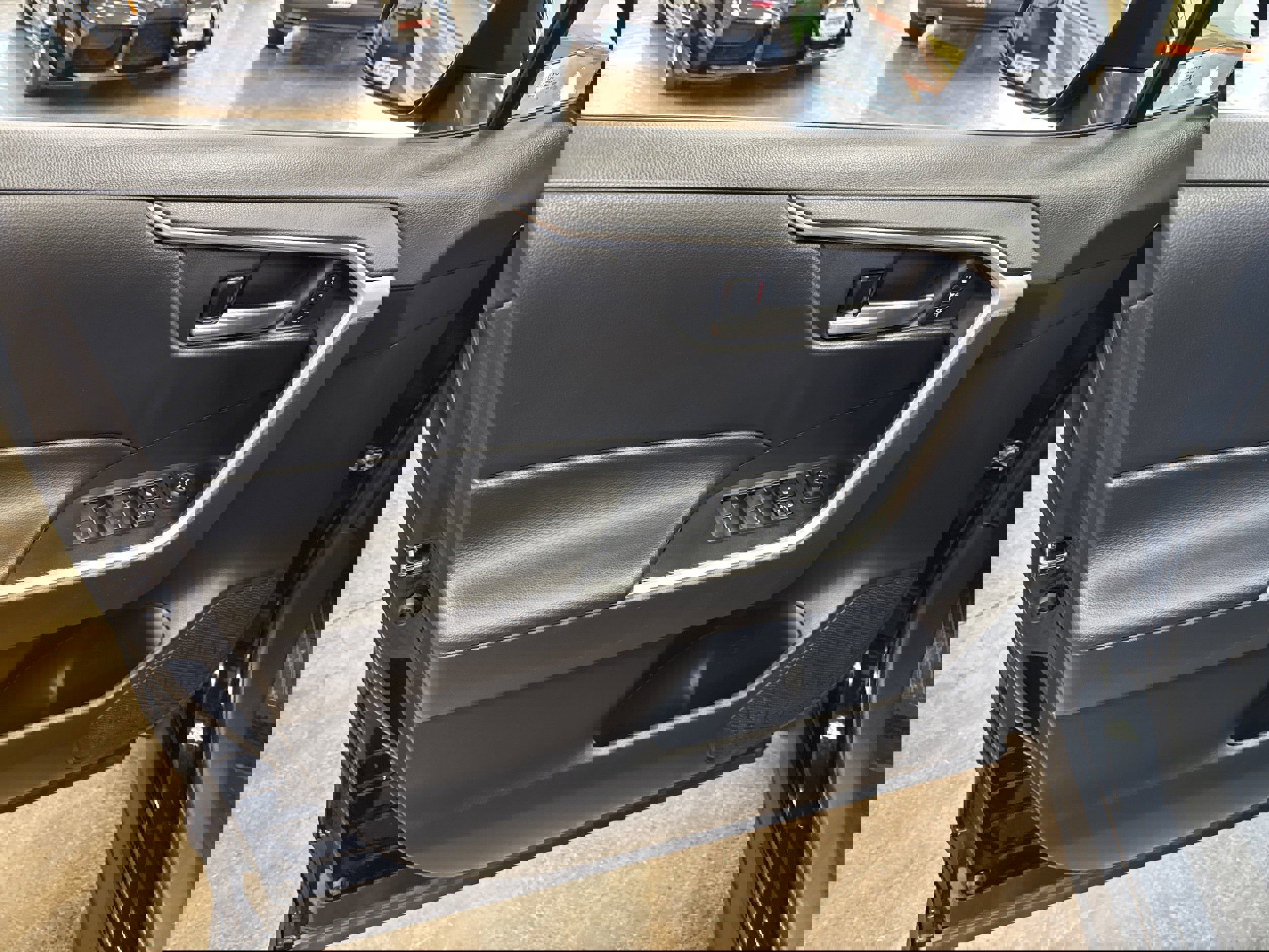 Used 2023 Toyota RAV4 XLE Premium image 26