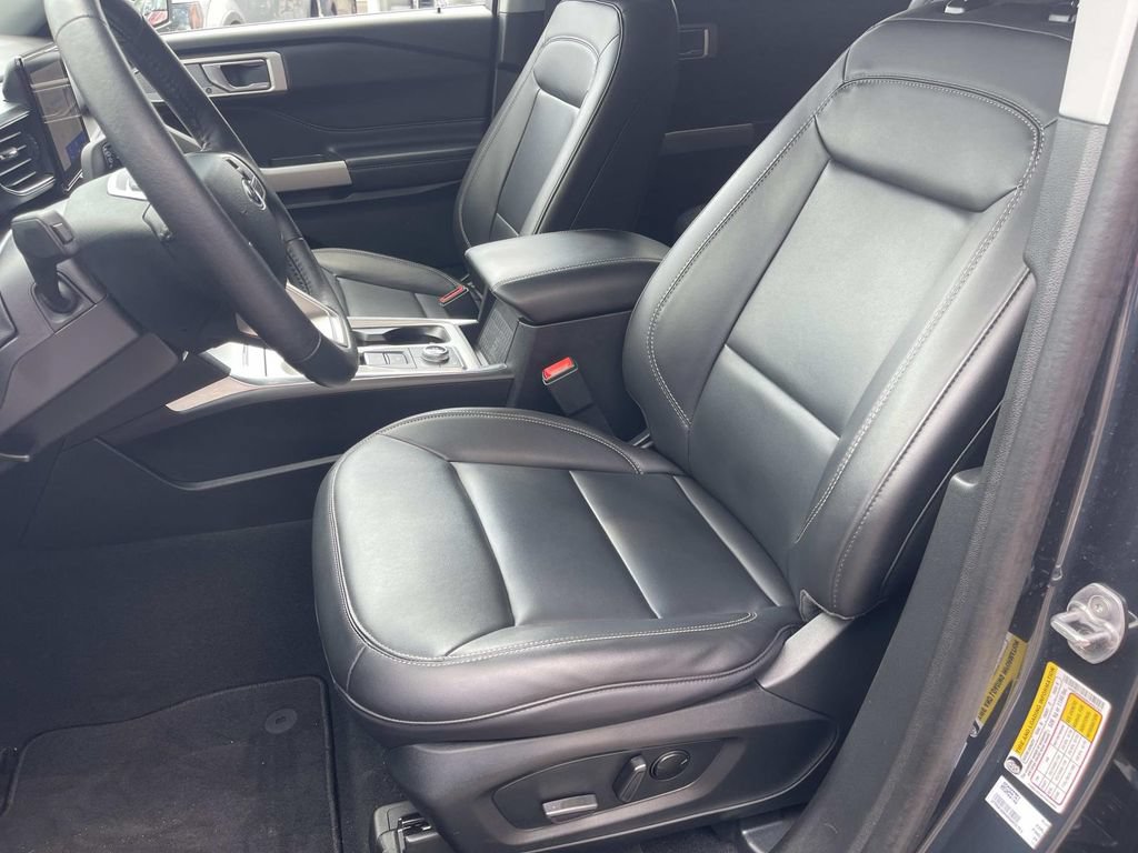 Certified 2024 Ford Explorer XLT w/ Equipment Group 202A AWD/4WD image 32