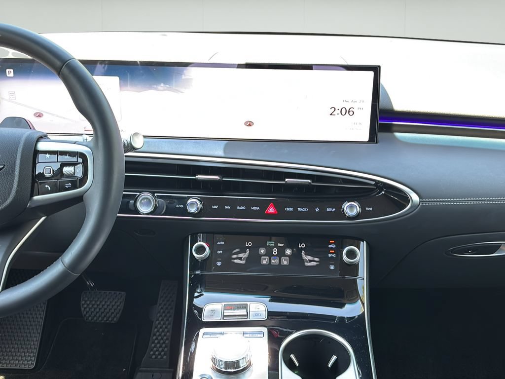 Certified 2026 Genesis GV70 2.5T AWD/4WD image 18