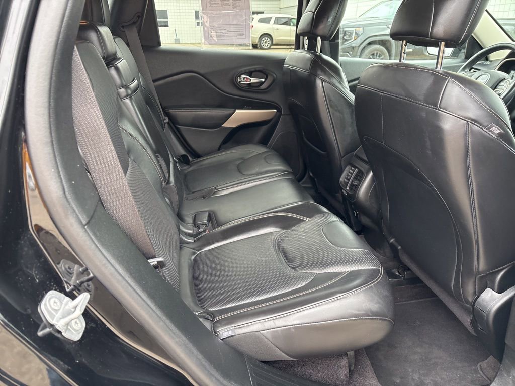 Used 2018 Jeep Cherokee Limited w/ Luxury Group image 13