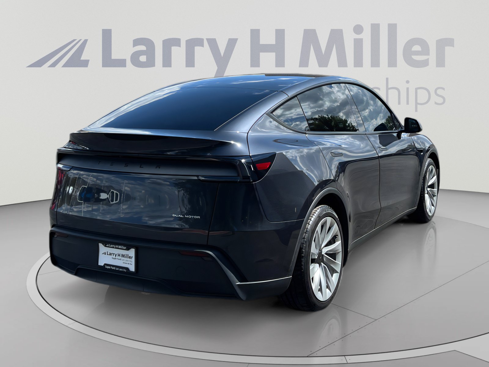 Used 2026 Tesla Model Y Long Range AWD/4WD image 5