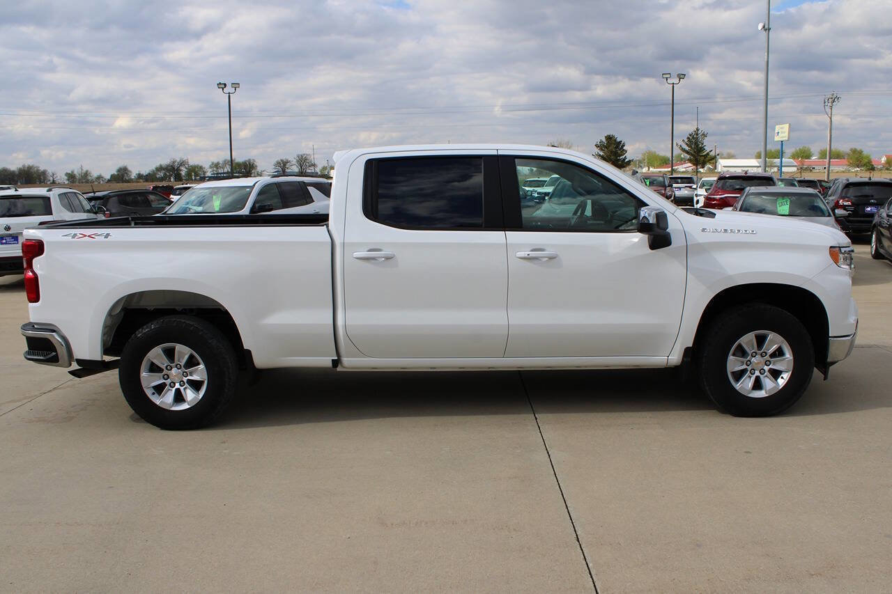 Used 2025 Chevrolet Silverado 1500 LT w/ Work Truck Package AWD/4WD image 4