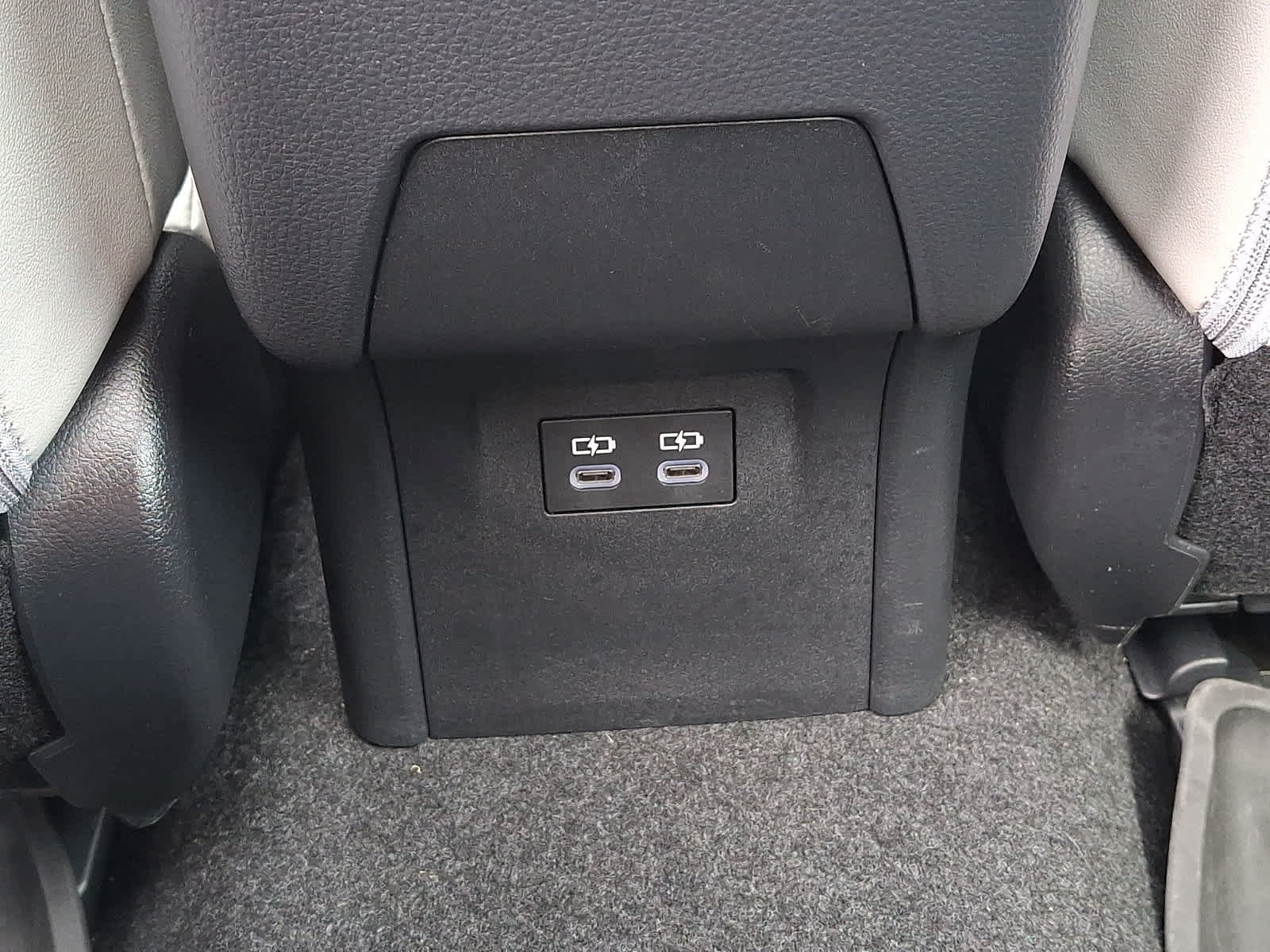 Certified 2025 Toyota Prius XLE FWD image 13