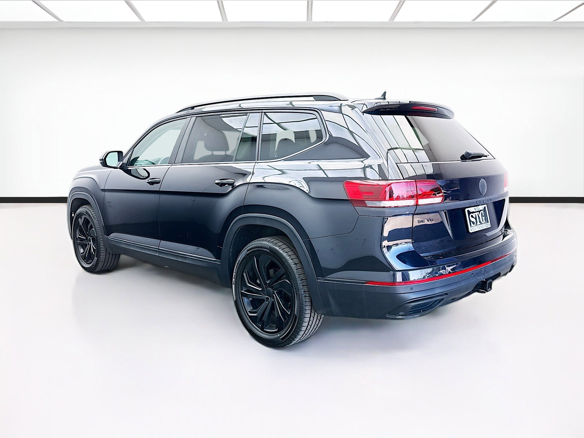 Used 2023 Volkswagen Atlas SE w/ Panoramic Sunroof Package FWD image 6
