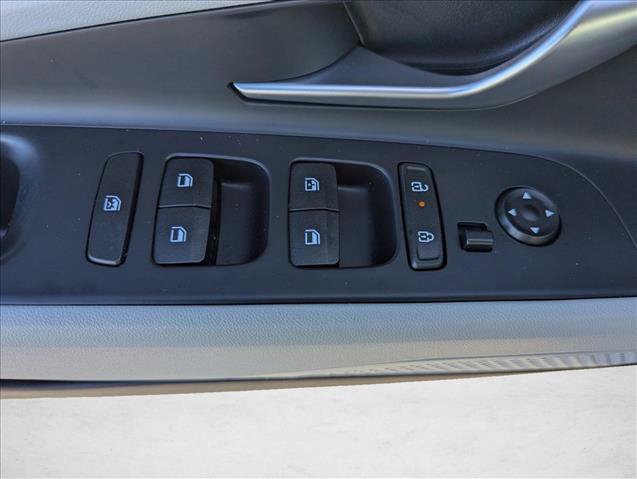 Certified 2025 Hyundai Elantra Limited FWD image 10