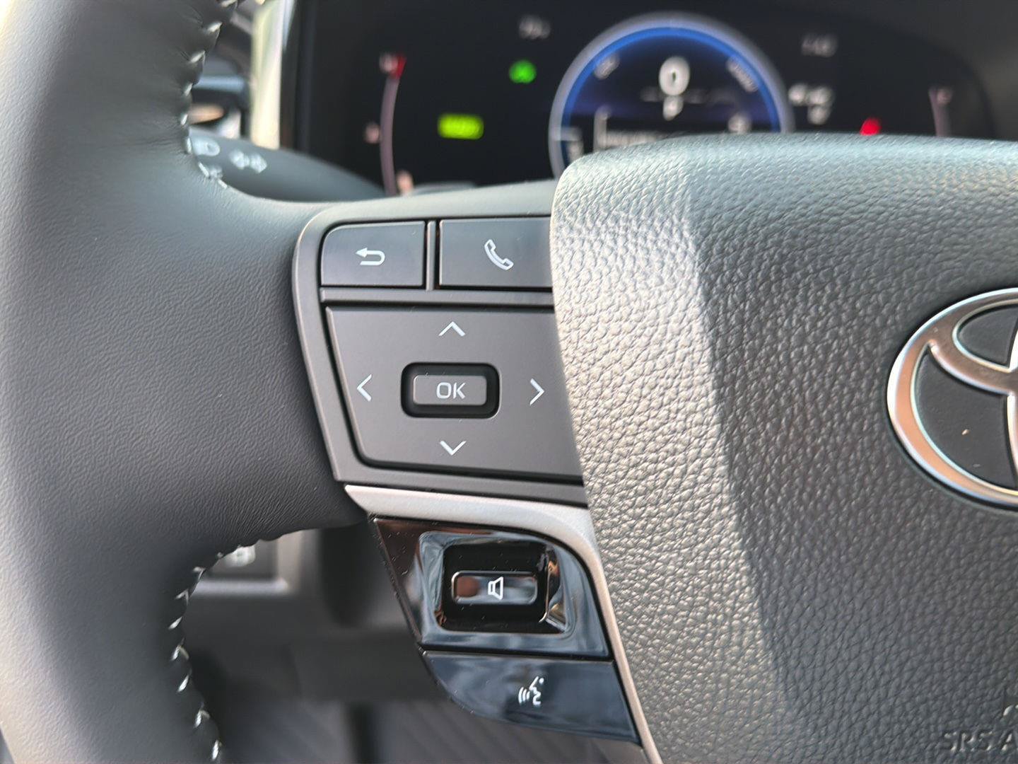 New 2026 Toyota Camry SE w/ Multimedia Upgrade Package FWD image 21