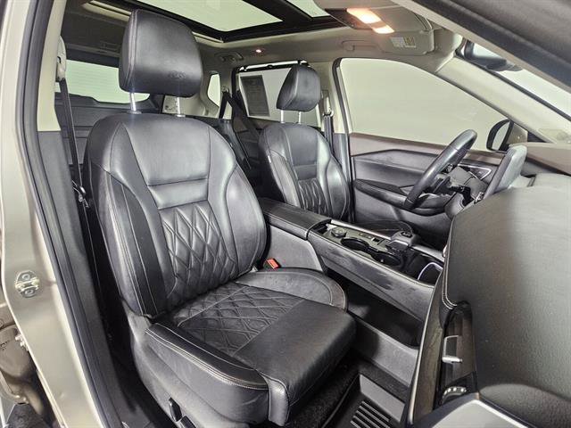 Used 2021 Nissan Rogue Platinum image 13