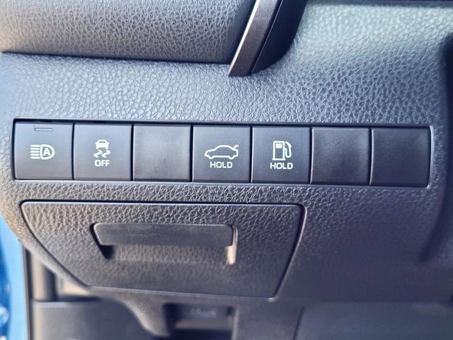 Used 2020 Toyota Camry SE w/ Blackout Package FWD image 14