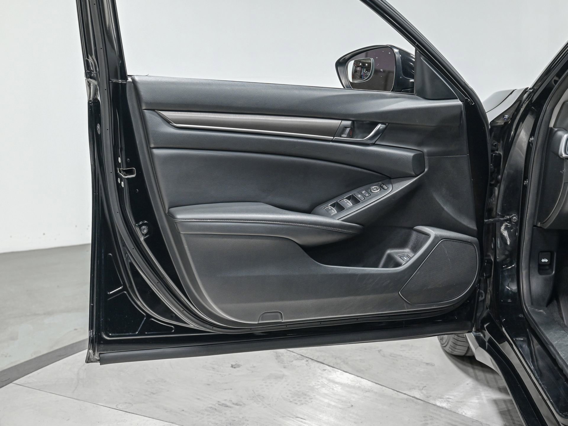 Used 2019 Honda Accord LX image 14