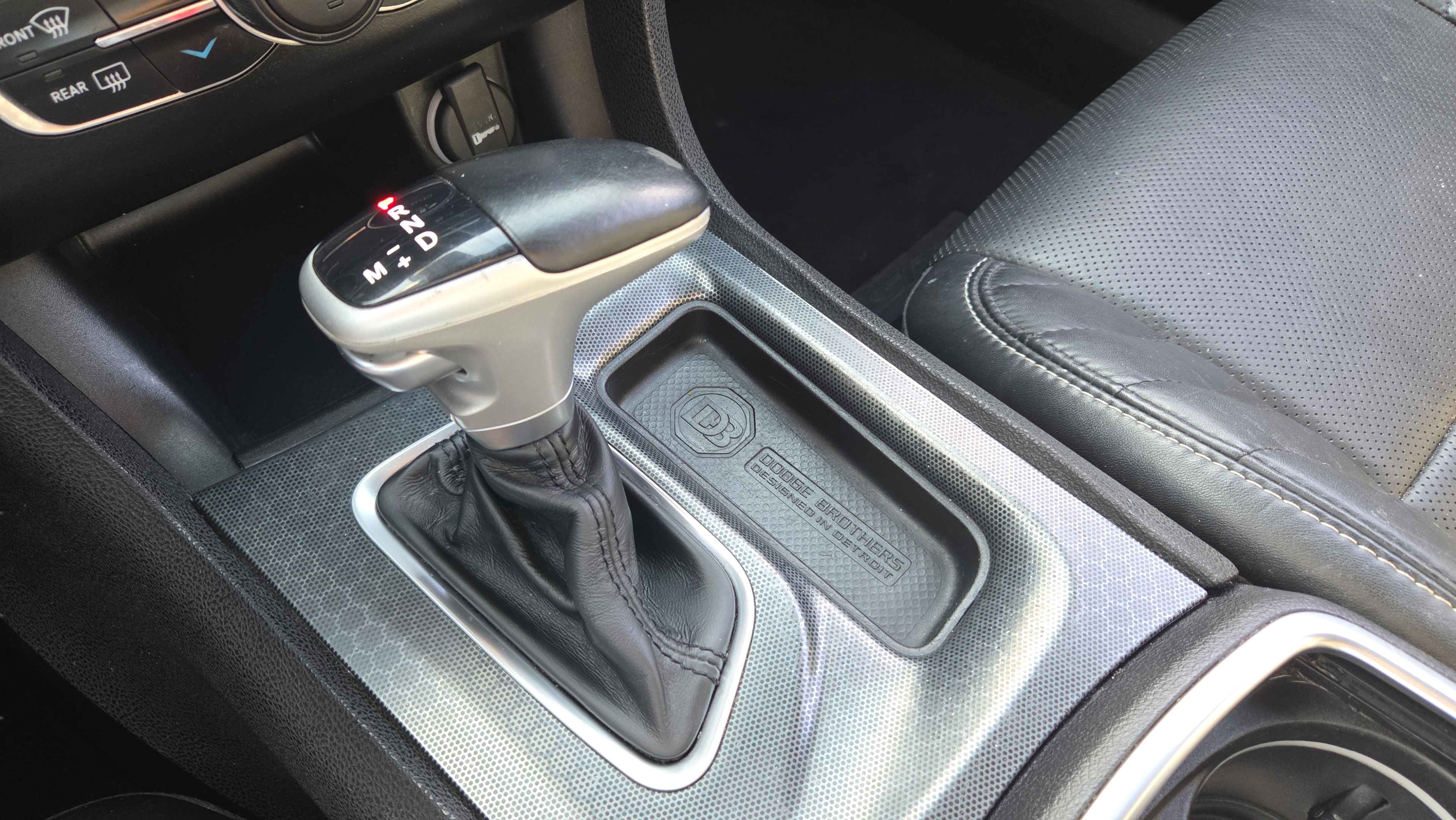 Used 2016 Dodge Charger SRT w/ Harman/Kardon Audio Group RWD image 20