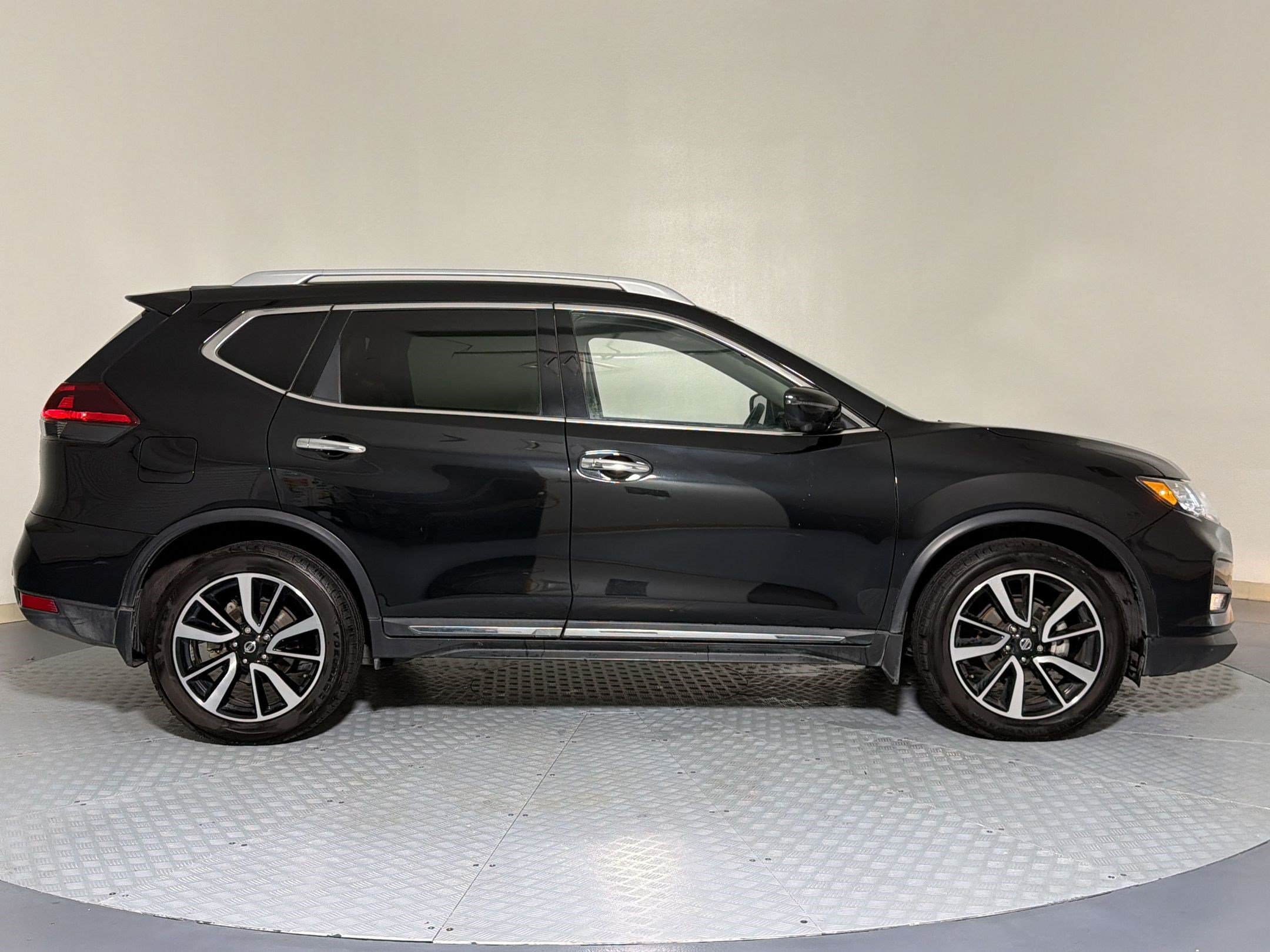 Used 2019 Nissan Rogue SL w/ Premium Package FWD image 7