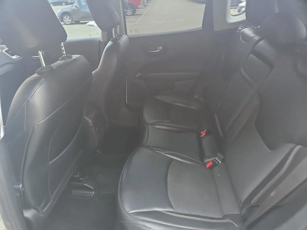 Used 2019 Jeep Compass Latitude w/ Popular Equipment Group image 4