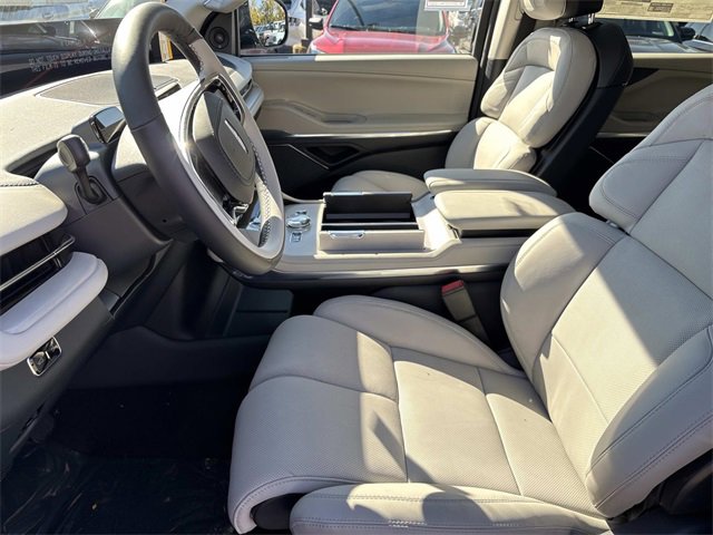 New 2025 Lincoln Navigator Reserve image 23