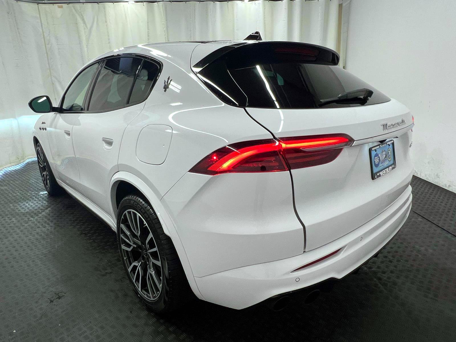 Certified 2023 Maserati Grecale Modena AWD/4WD image 8
