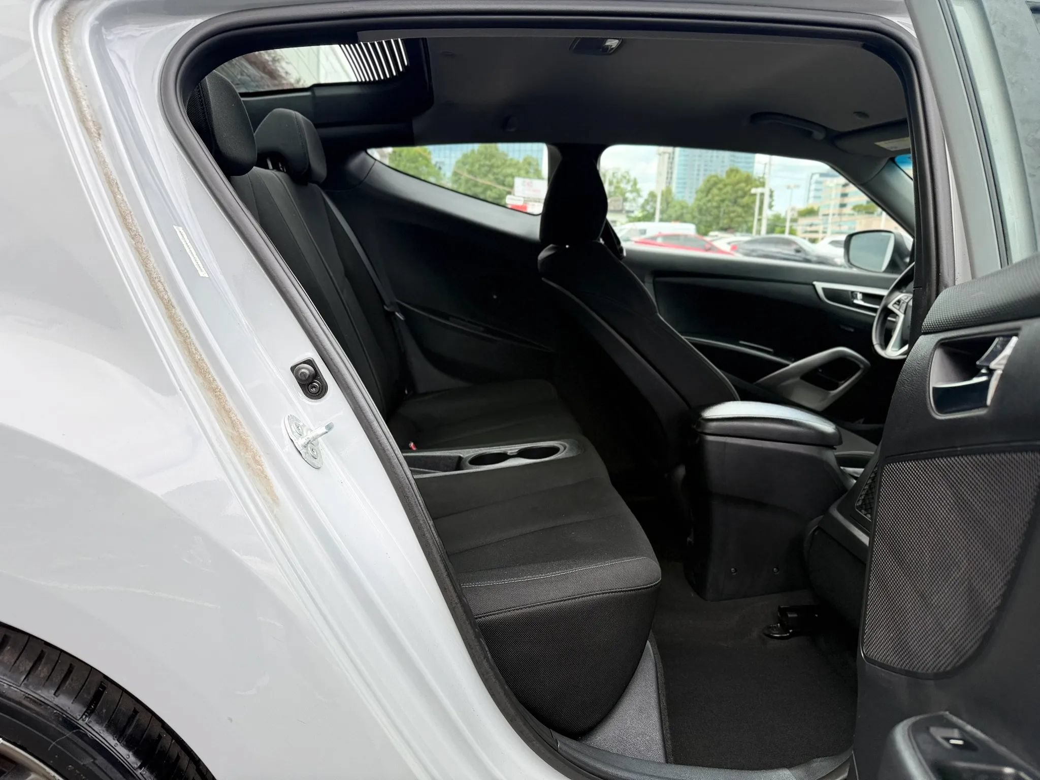 Used 2013 Hyundai Veloster RE:MIX Edition FWD image 28